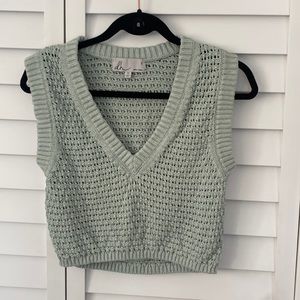 DH New York Size Small Mint cropped sleeveless knit sweater